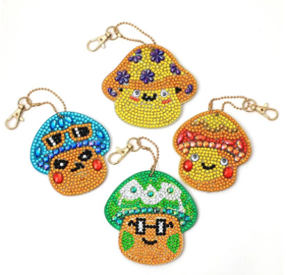 Diamond painting 4 piece Mushroom key chain set
