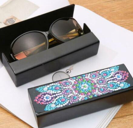 Diamond Painting glasses case Mandala #1