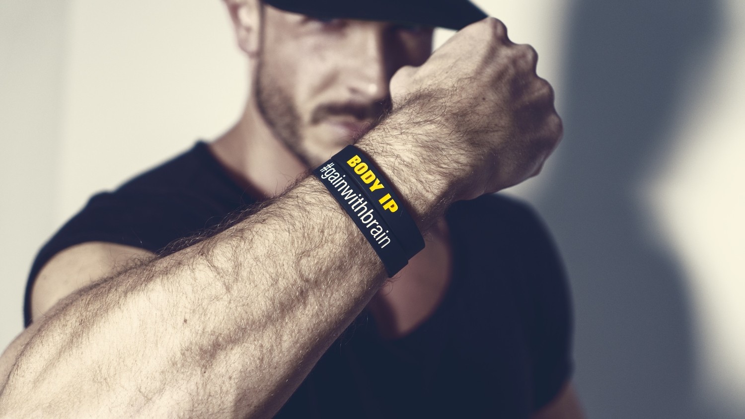 BODY IP Armband