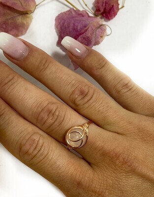 Rings with a semi-precious stone in non tarnished copper