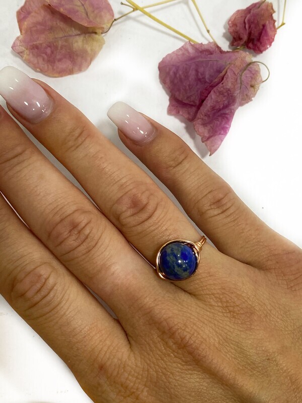 Rings with a semi-precious stone in non tarnished copper