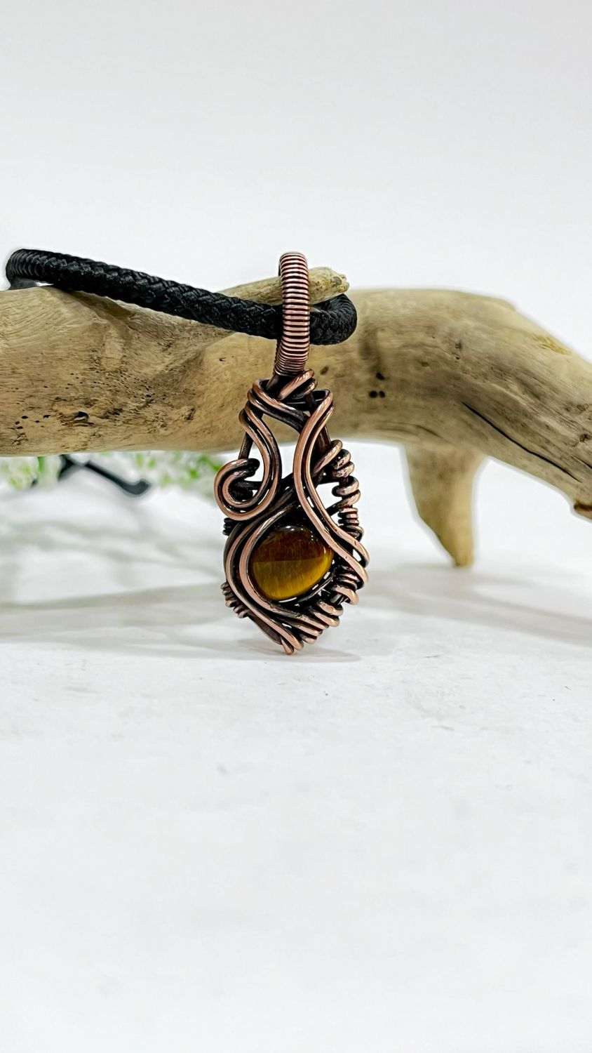 Unisex Tiger Eye Pendant In Copper