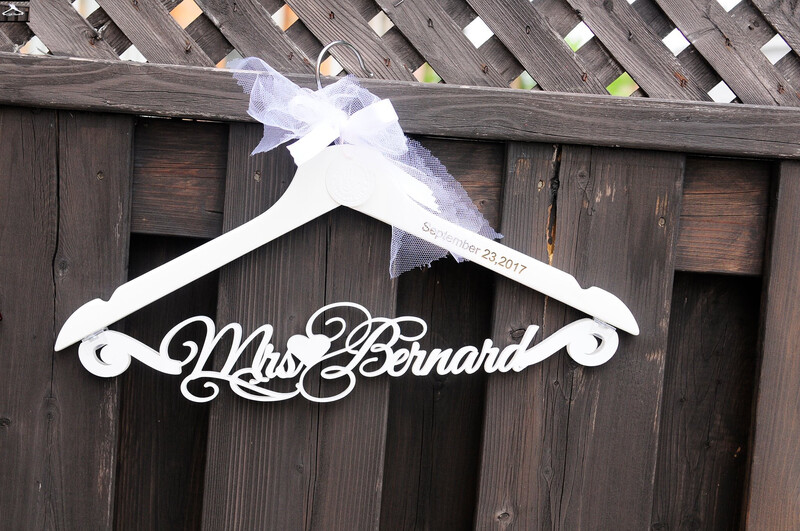 Custom Wedding Hanger, Bridesmaid Gift, Wedding Dress Hangers,Personalize Name Hanger,  rustic Bridal Wedding Hanger