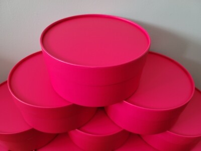 Luxury pink round gift box