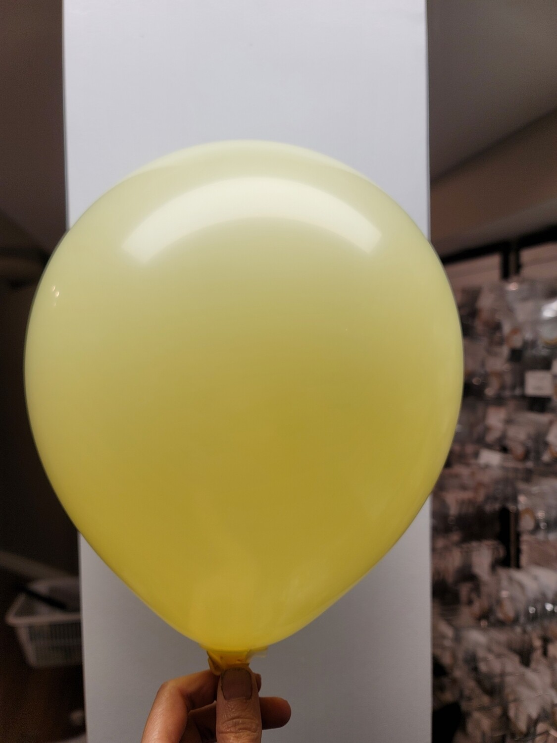 Maccaron Soft yellow balloon