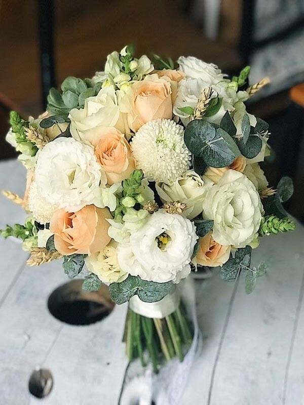 Fresh flowers Bridal bouquet - bridesmaid bouquet
- HC009