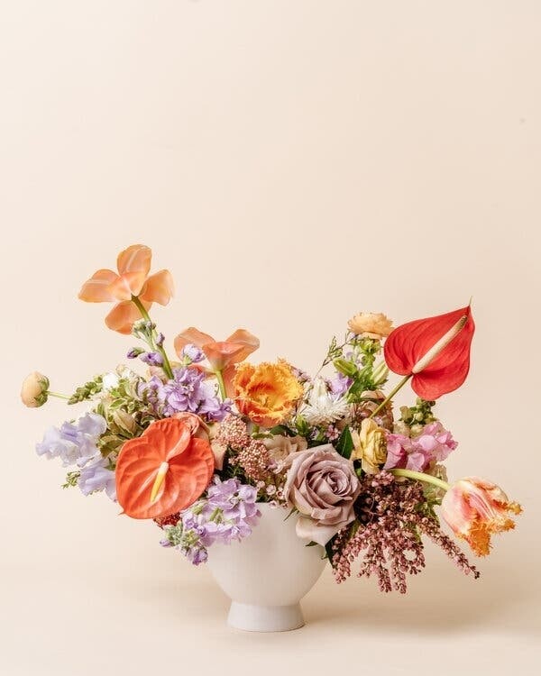 Vase arrangement V003