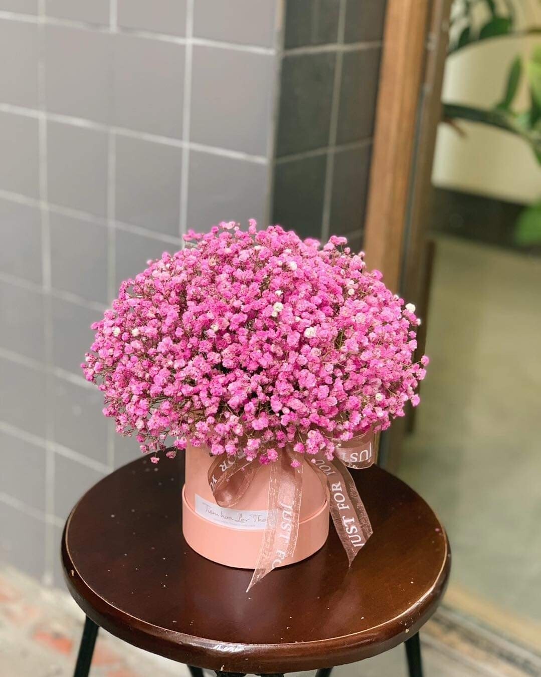 "Pretty in Pink: Flower Hat Box Arrangement with Baby's Breath" FB017