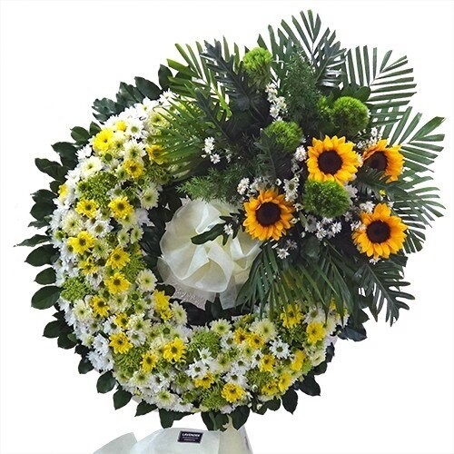 Wreath arrangement W012