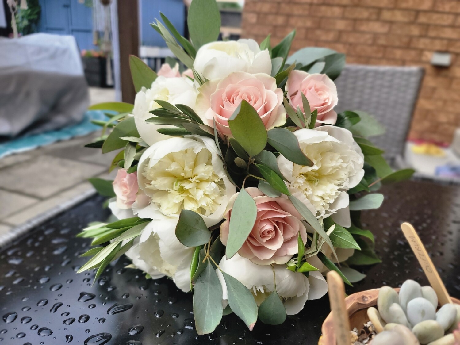 Fresh flowers Bridal bouquet - HC016