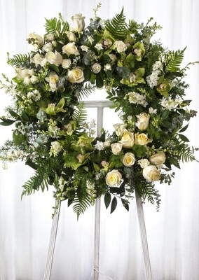 Wreath arrangement W015