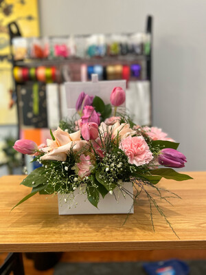 Luxury Flower box arrangement With Chocolate FB046