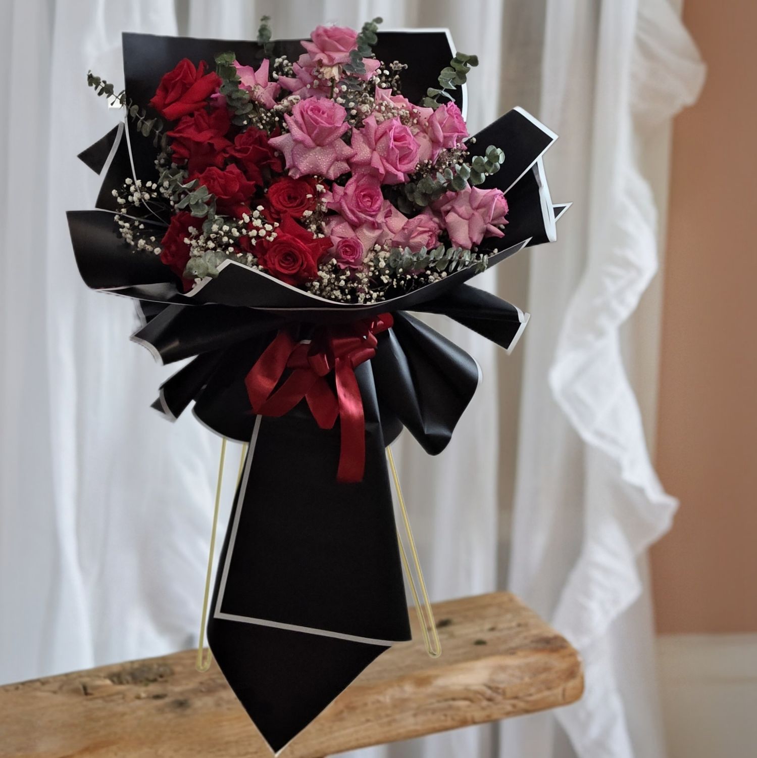💖 24 Roses in Red &amp; Pink – The Perfect Romantic Gesture! 💖🌹