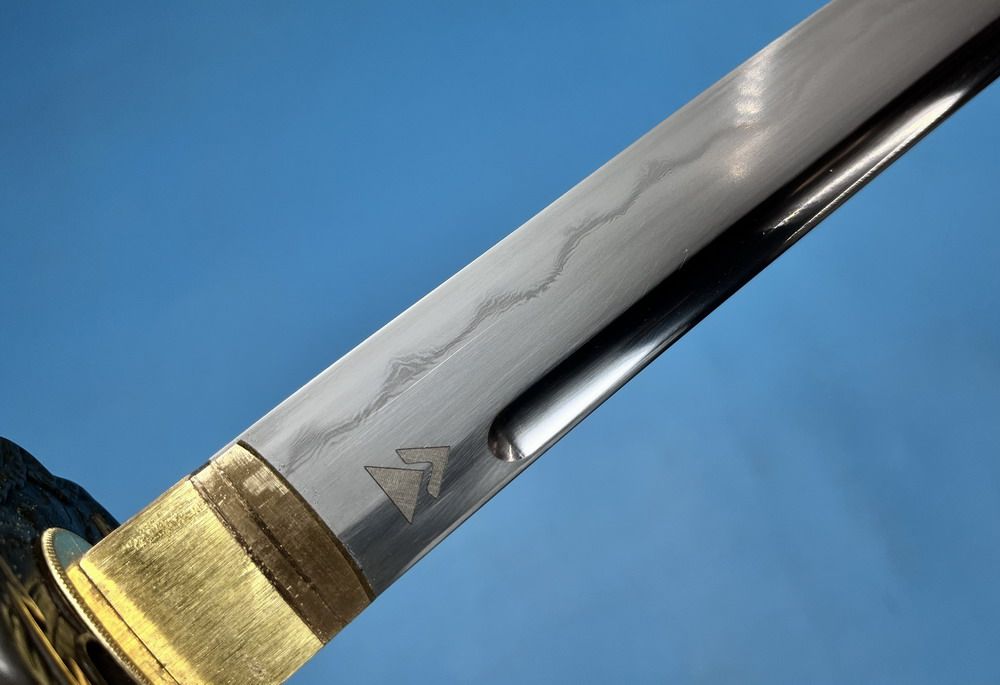 古い時代の刀盾 高さ６４cm Edo Wakizashi signed by Tachibana Yasuhiro | Samurai Museum Shop