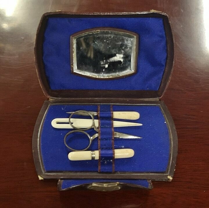 Antiguo Estuche de Manicura