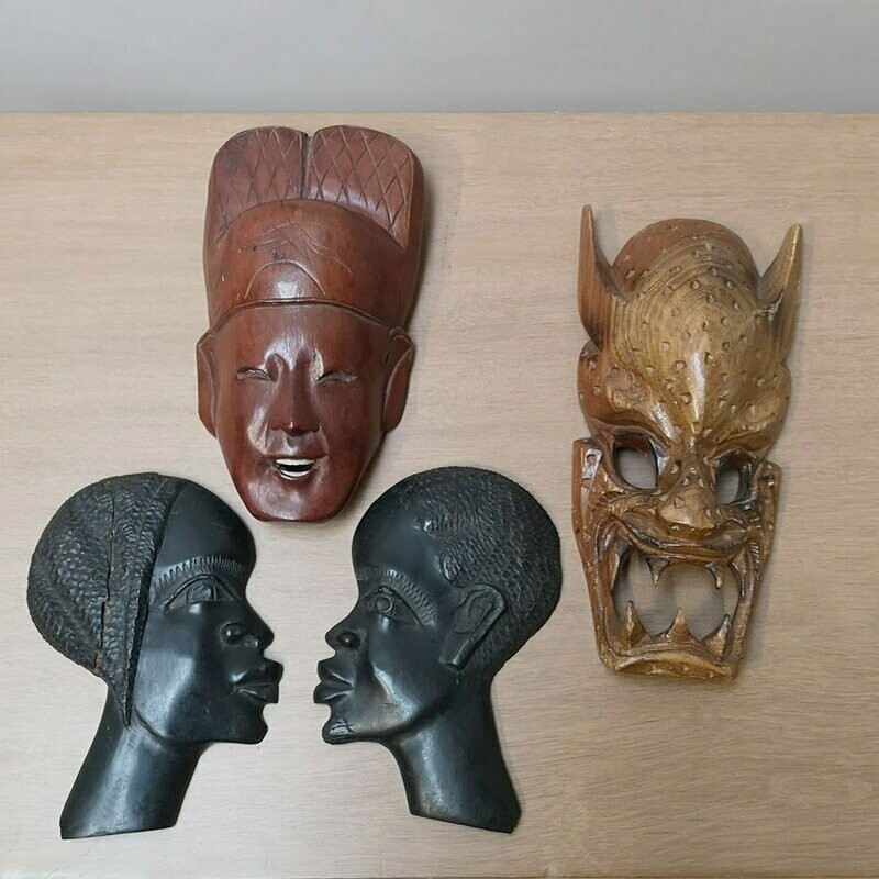 Lote de Cuatro Máscaras Étnicas