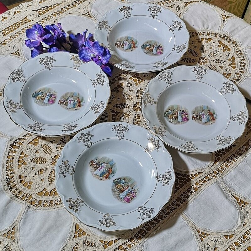 Cuatro Platos de Porcelana