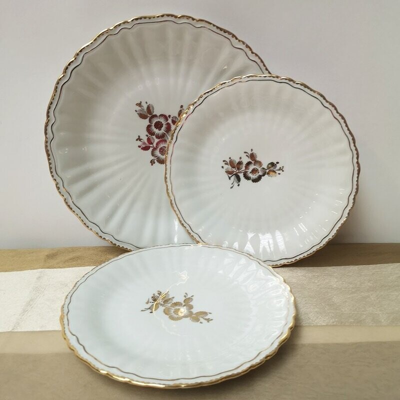 Platos Hispania Blancos y Dorados