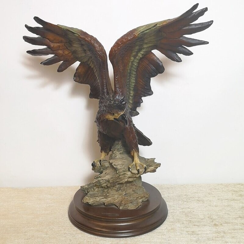 Gran Águila Imperial de Resina Gran Águila Imperial de Resina
