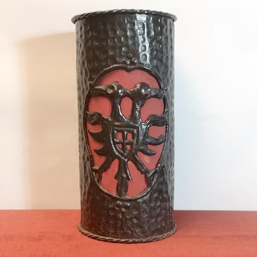 Paragüero de Estilo Medieval