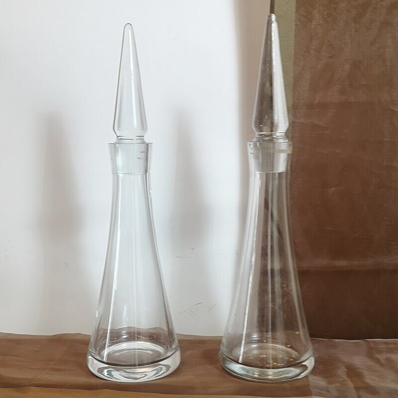 Pareja de Botellas Conoidales Pareja de Botellas Conoidales