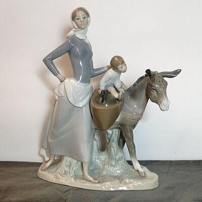 Porcelana Lladró Mujer con Niño y Burro Porcelana Lladró Mujer con Niño y Burro