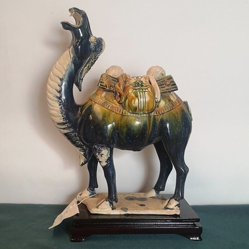 Figura de Camello Tang Tri
