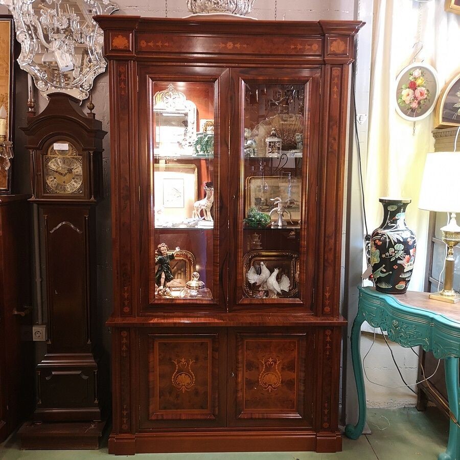 Mueble Vitrina Clásico