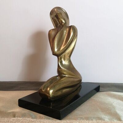 Figura Estilizada de una Mujer