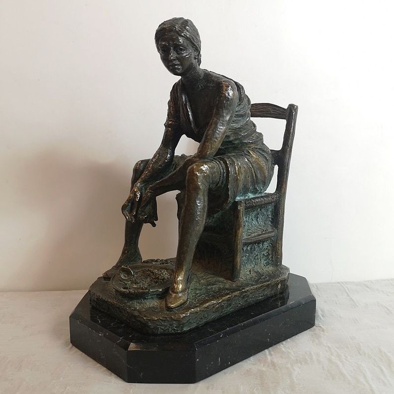 Escultura Chiquita Piconera