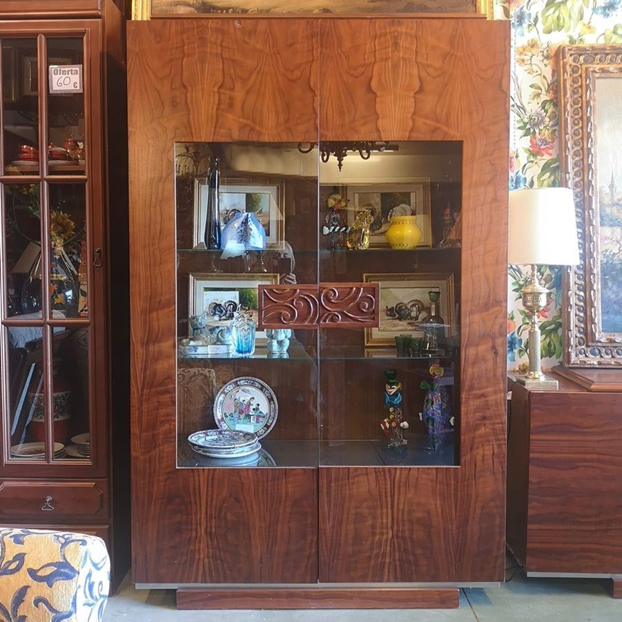 Vitrina Moderna de Madera y Cristal