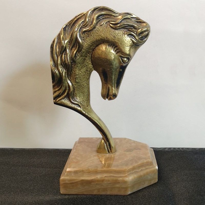 Figura Caballo de Bronce