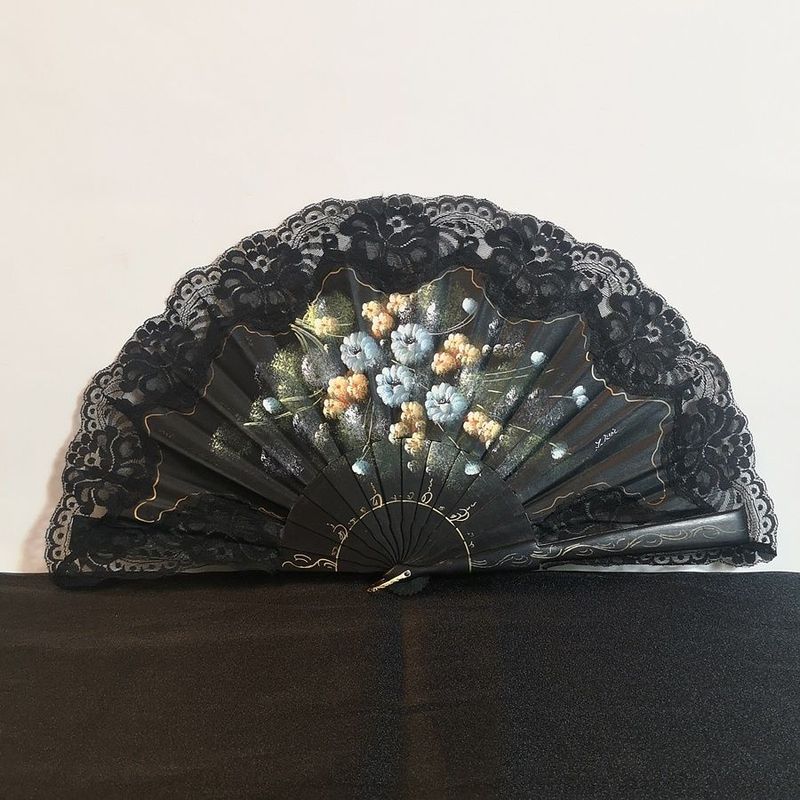 Antiguo Abanico Negro Firmado