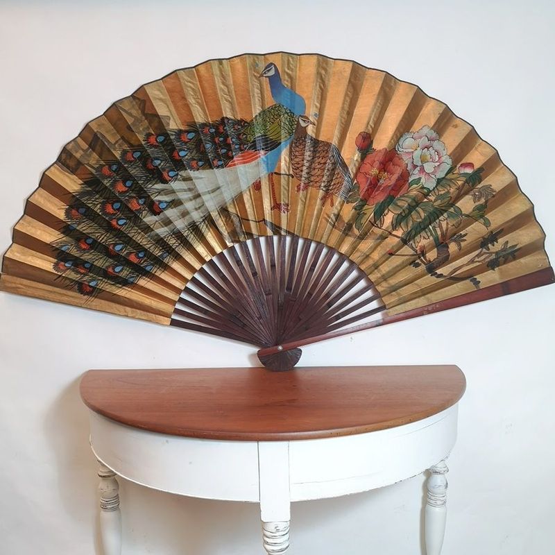 Abanico Oriental Decorativo con Pavos Reales Abanico Oriental Decorativo con Pavos Reales
