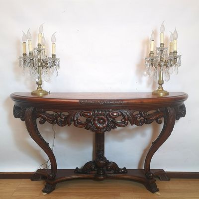 Elegante Consola Isabelina
