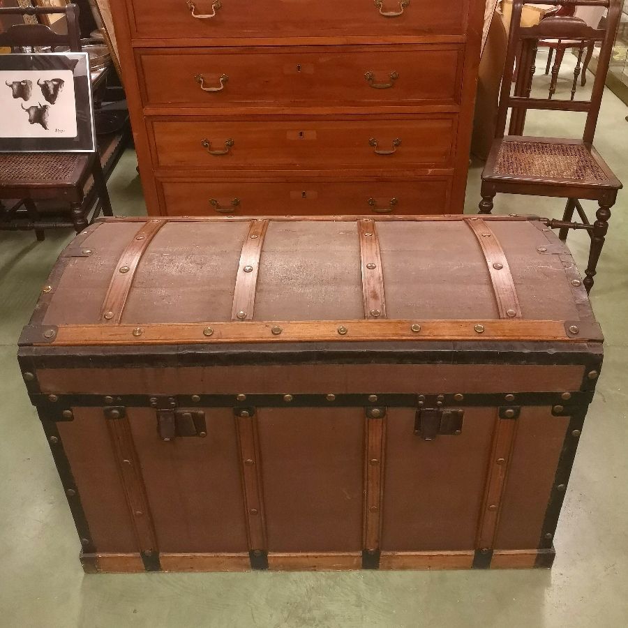 Baúl de Viaje Antiguo