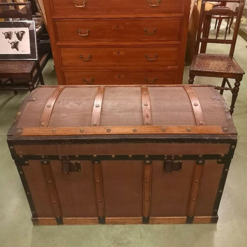 Baúl de Viaje Antiguo