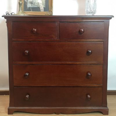 Cómoda de Madera