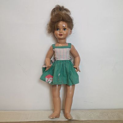 Muñeca Lili Antigua de Cartón Piedra