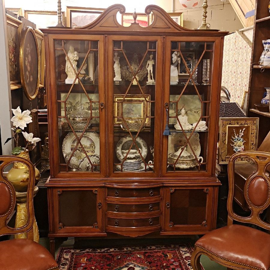 Vitrina de Estilo Inglés
