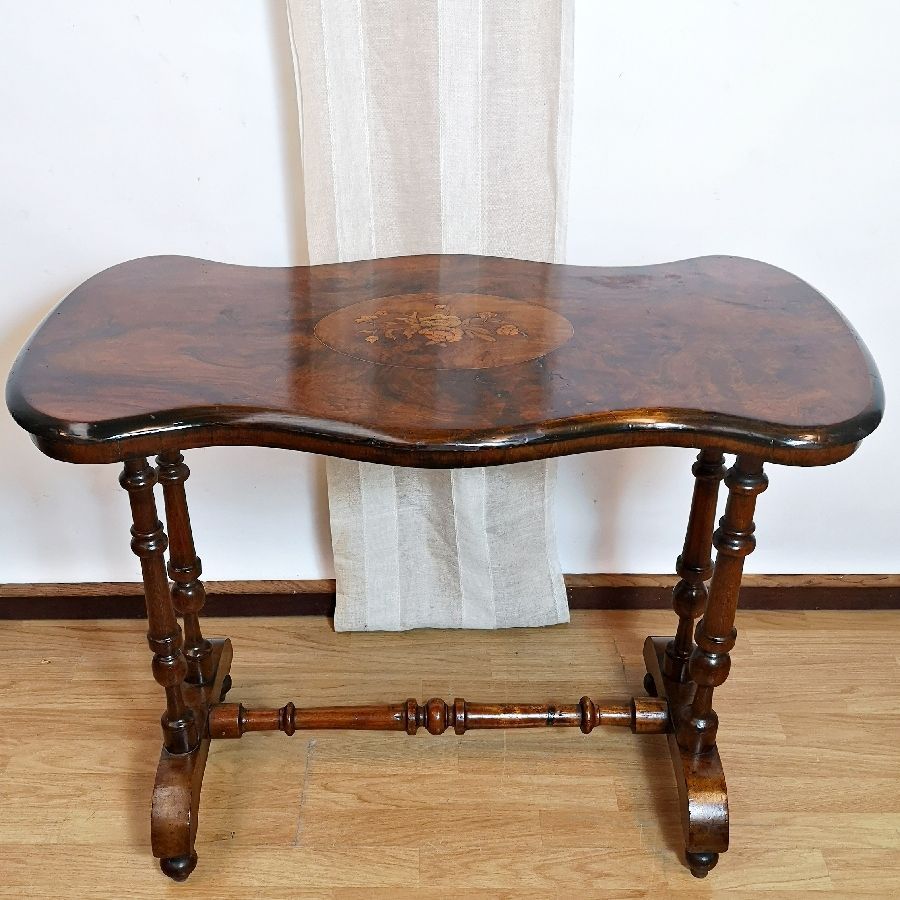 Mesa Auxiliar Inglesa
