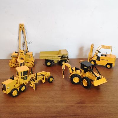 Lote 5 Caterpillar Joel metal