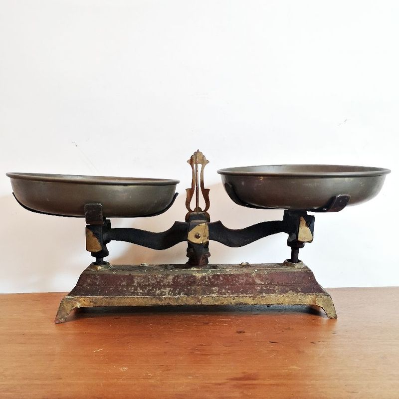 Antigua Báscula de Dos Platos