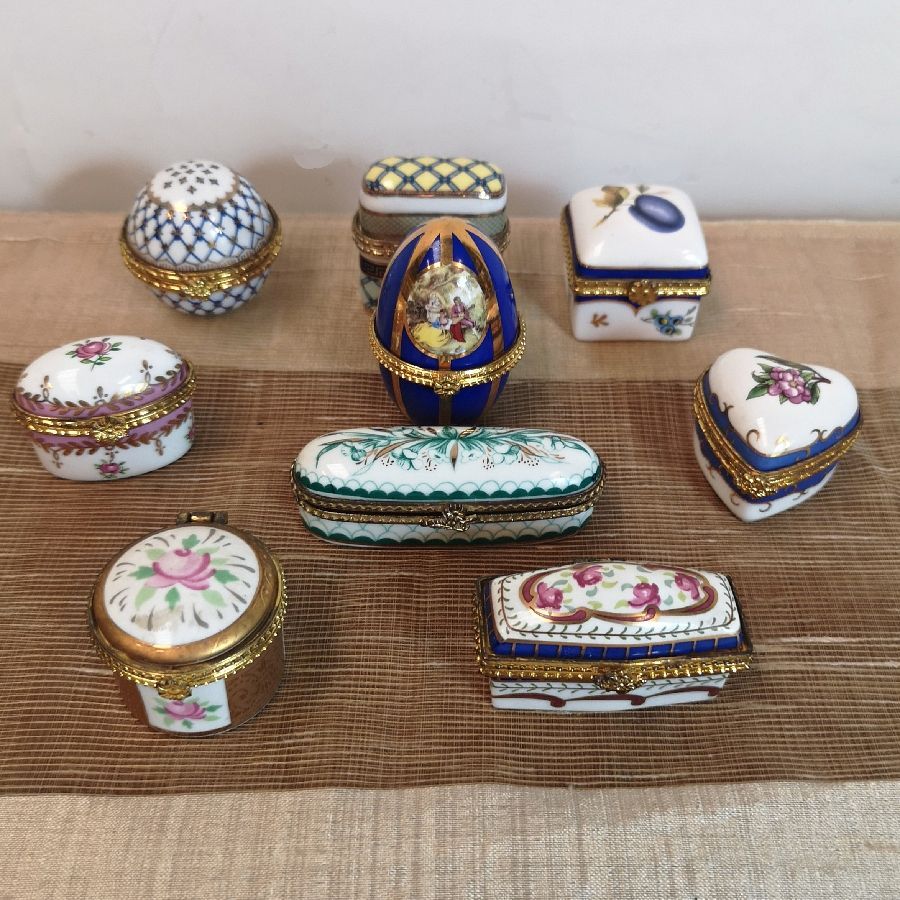Nueve Pastilleros de Porcelana
