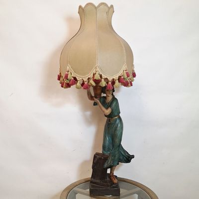 Lámpara Escultura Mujer
