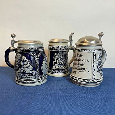 Conjunto de Tres Jarras de Cerveza