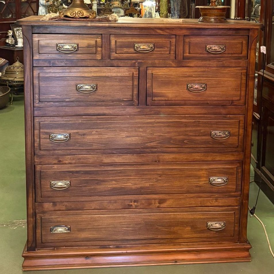 Cómoda de Pino con Ocho Cajones