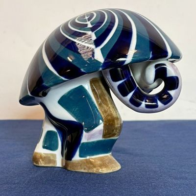 Figura Sargadelos Campesina Cargando