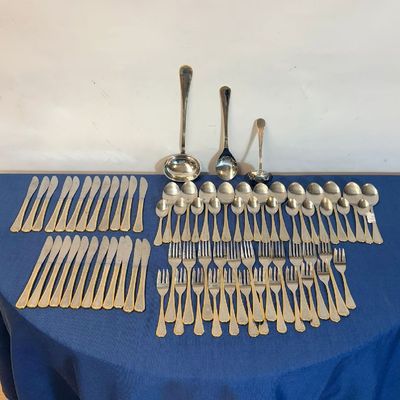 Cubertería de Acero de 74 Piezas