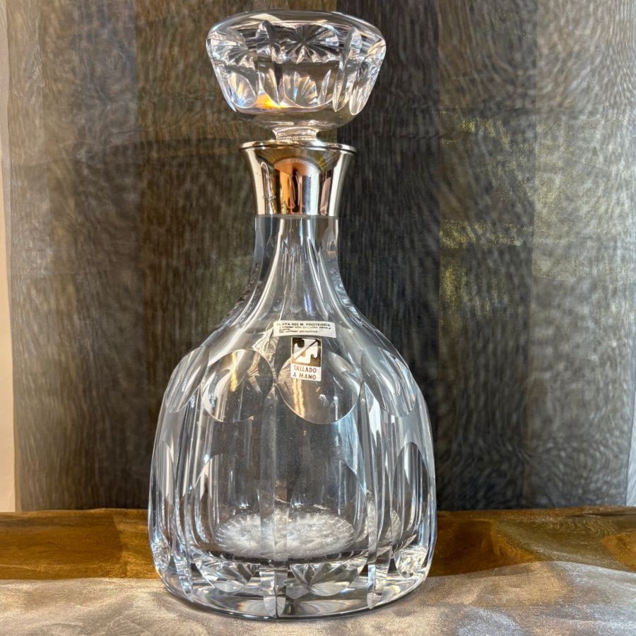 Licorera de cristal tallado